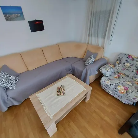 Ciprijan Apartment *