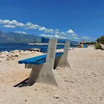 شقة Ciprijan Ražanac